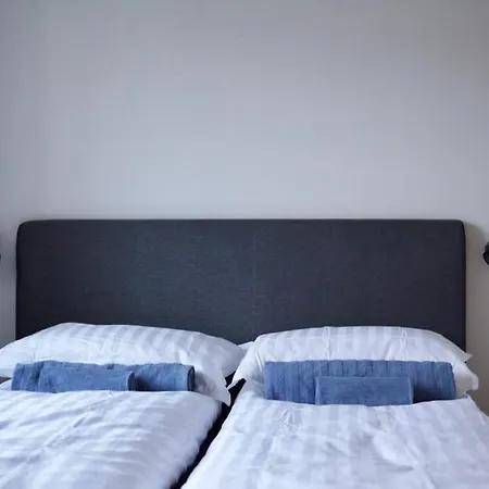 Apartamento Large Modern House With A View *