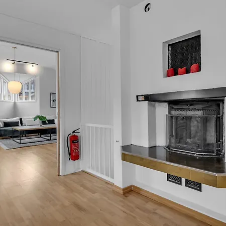 Apartamento Large Modern House With A View