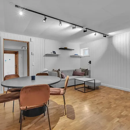 Large Modern House With A View Apartamento *