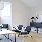 Large Modern House With A View 公寓 *