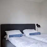公寓 Large Modern House With A View